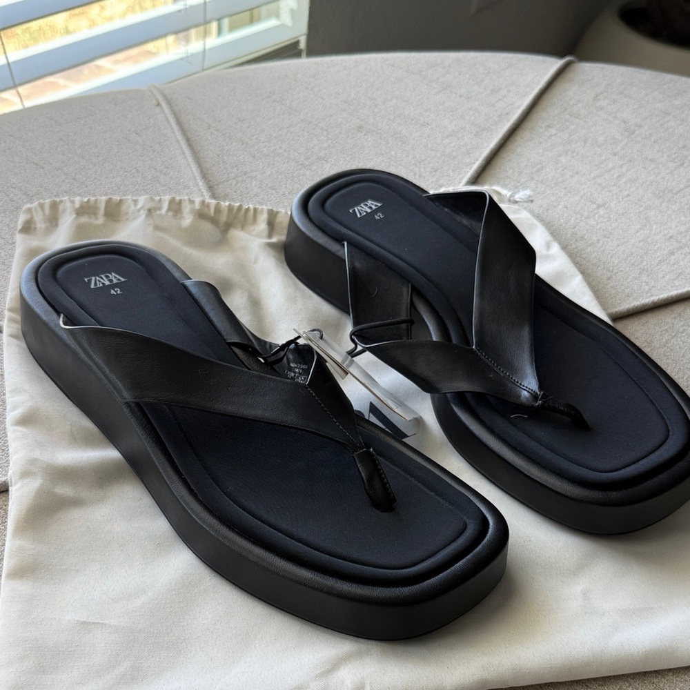 Zara Black Platform Thong Sandals with Thick Sole